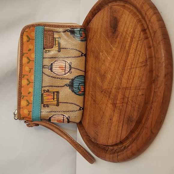 FOSSIL Key Per Wrislet with Birdcage pattern - Picture 1 of 4